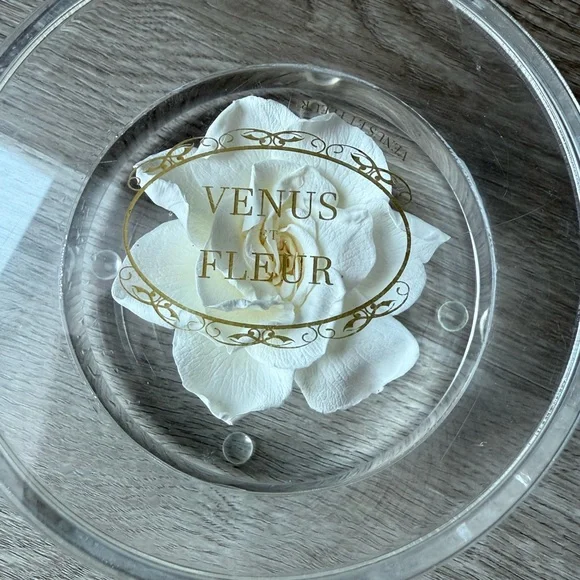 Elegant White Flower Decor by Venus Et Fleur - Picture 2 of 7